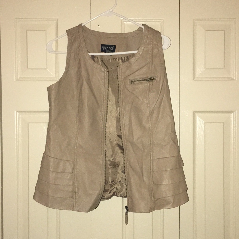 Beige leather like women's vest in great condition